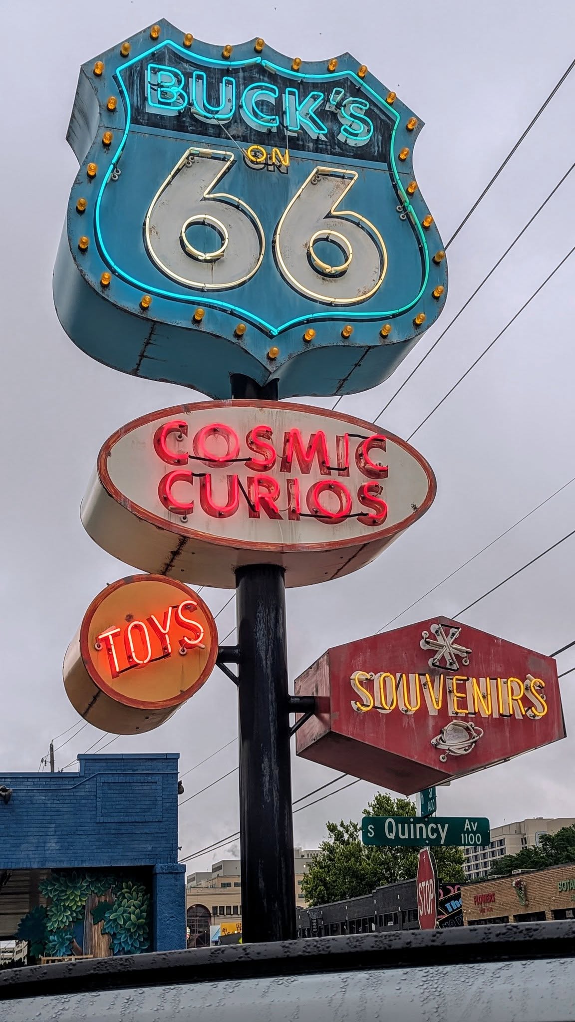 Buck Atom's Cosmic Curios On 66 a další