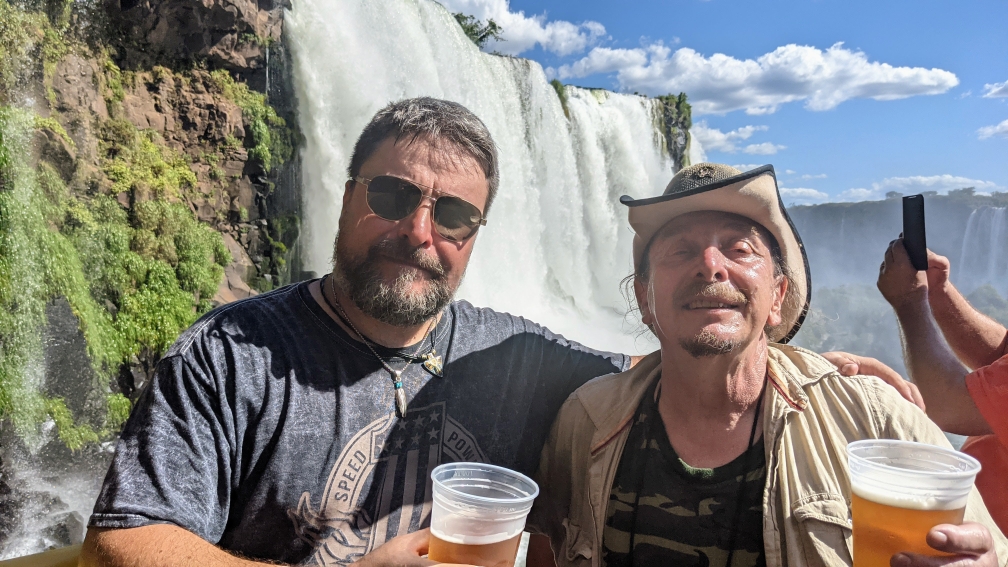 V cíli u velkých vodopádů Iguacu!