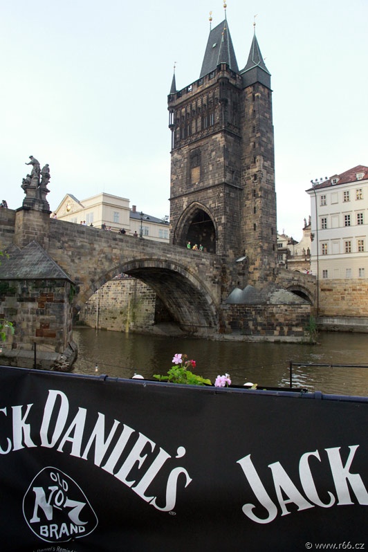 Jack Daniel's Tennessee Honey uveden na trh - za naší přítomnosti!